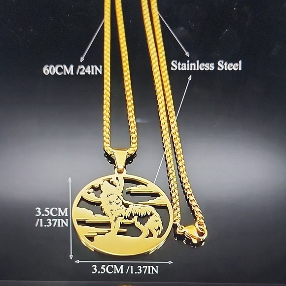 🐺 Stainless Steel Wolf Round Necklace 🐺 - Picture 2 of 5